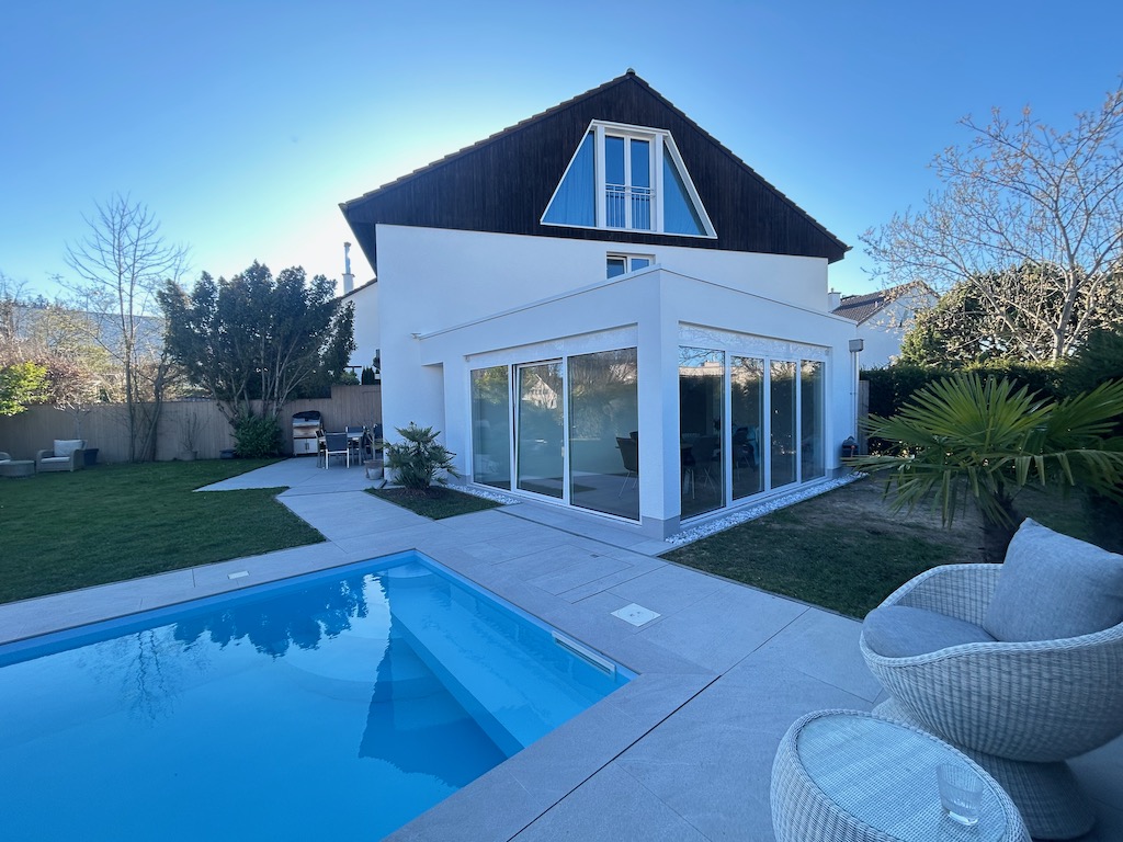 Nacher Bild Umbau Remodeling Zurich – modern house with pool